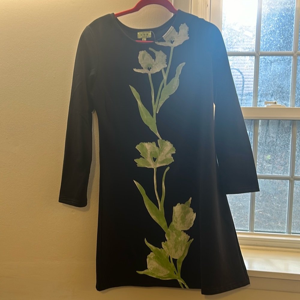 Pretty black shift dress with flower design. BNWT.